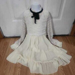 Elegant Vintage-Inspired Lace Dance Costume